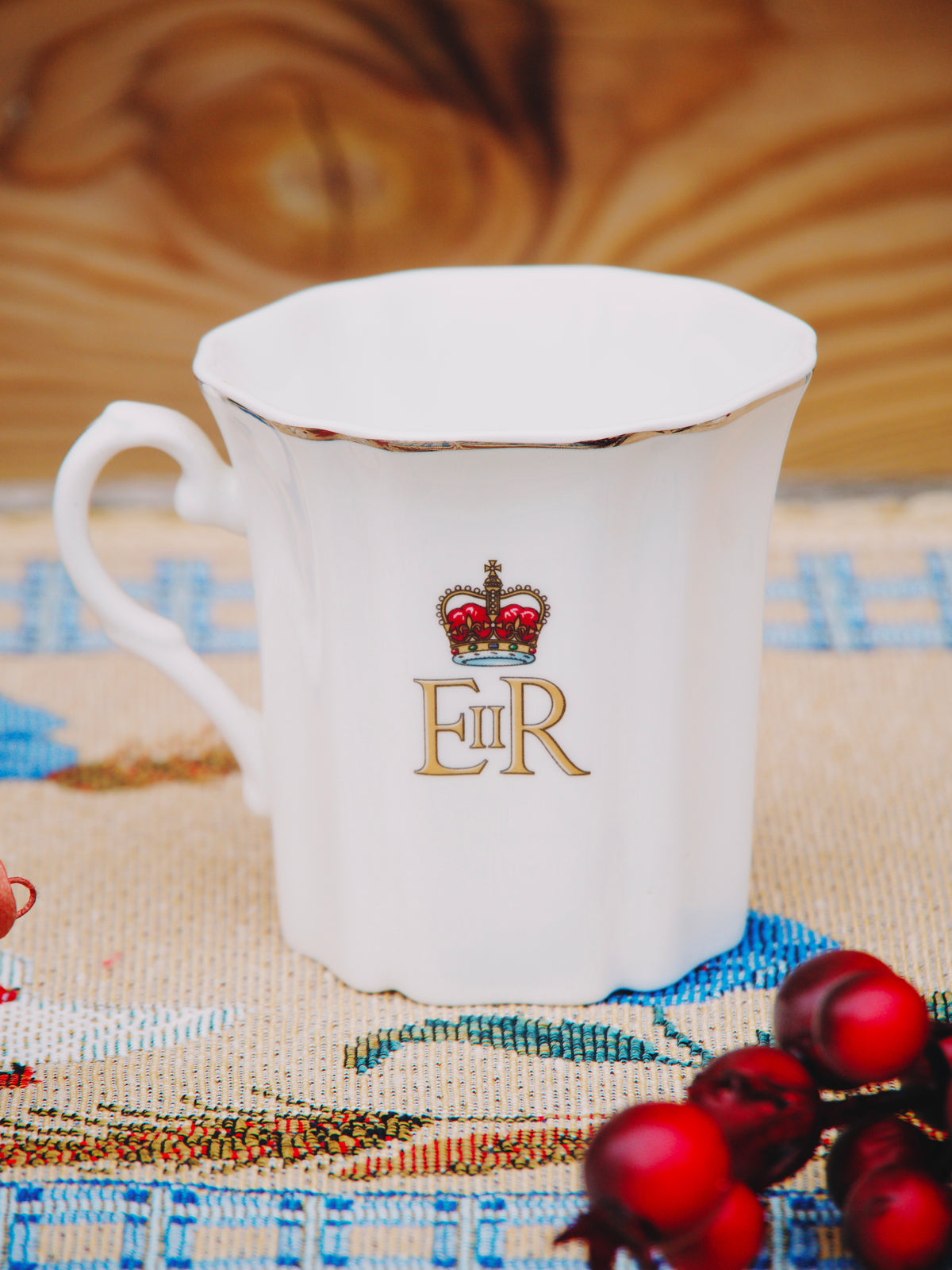 Mug Commémoratif Vintage – Jubilé d'Argent de la Reine Elizabeth II (1952-1977) – Porcelaine Anglaise