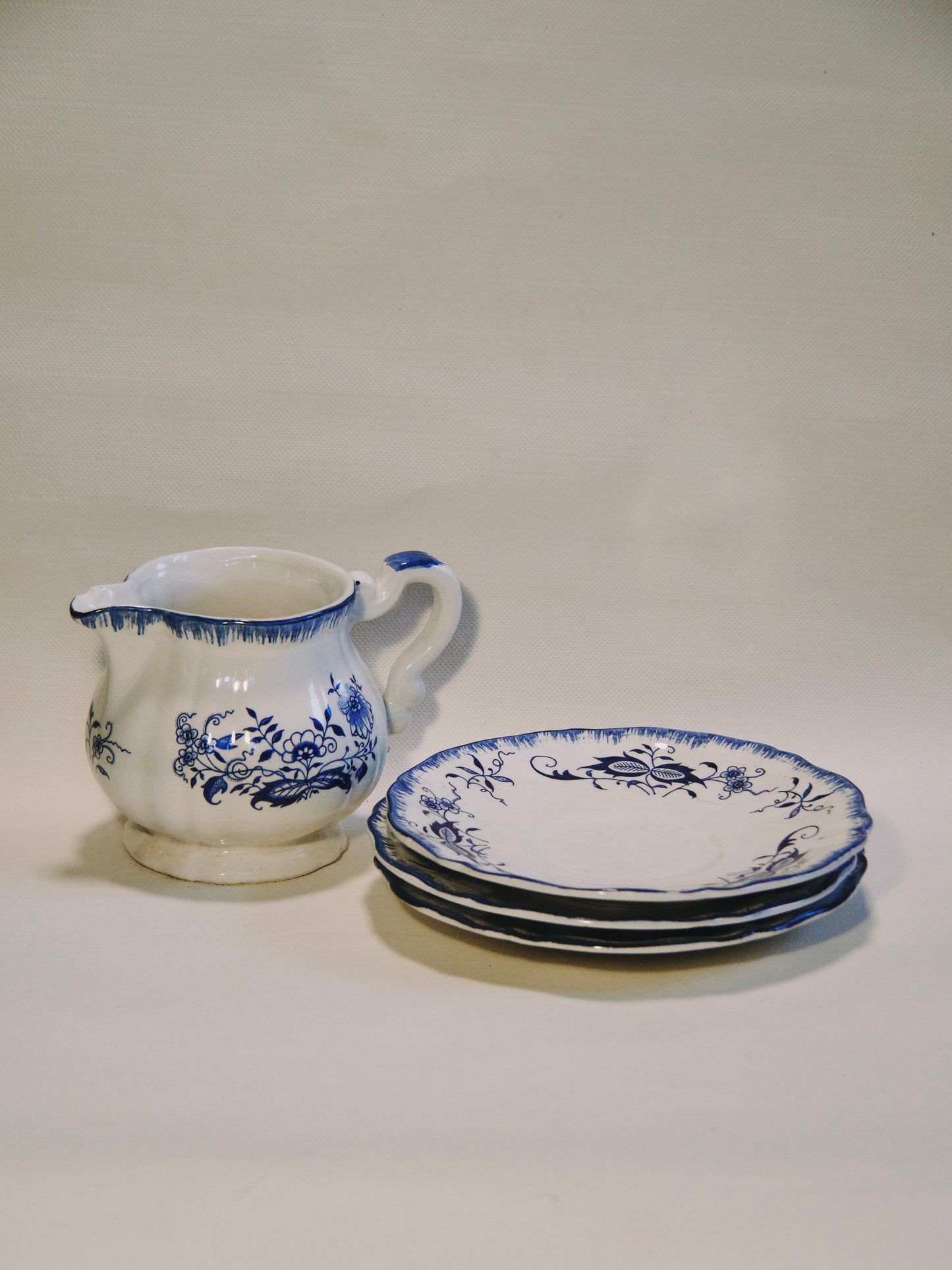 Pot à lait et assiettes à dessert Villeroy & Boch - Collection Lancaster