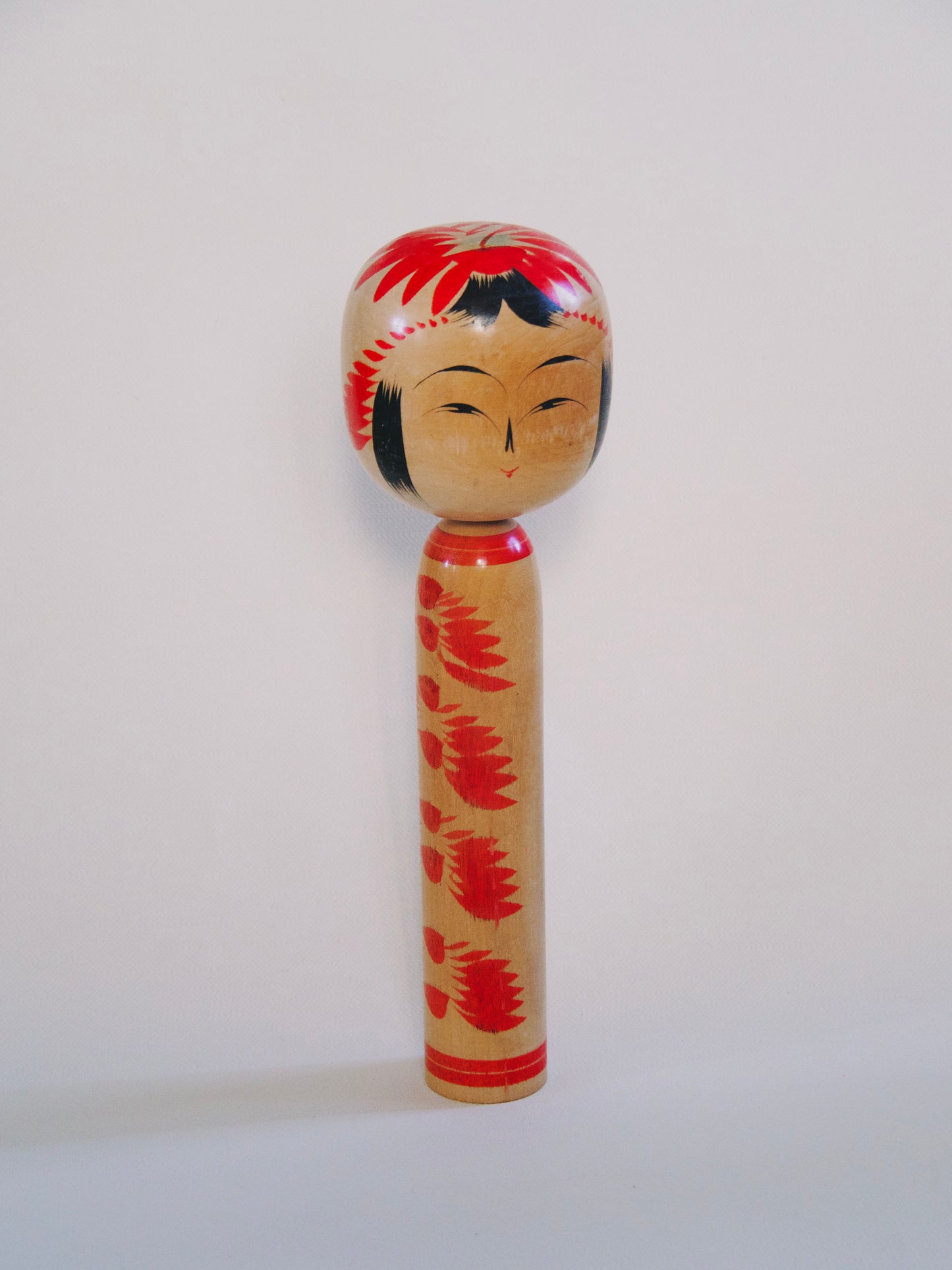🌸 Authentique Poupée Kokeshi Traditionnelle – Style Naruko