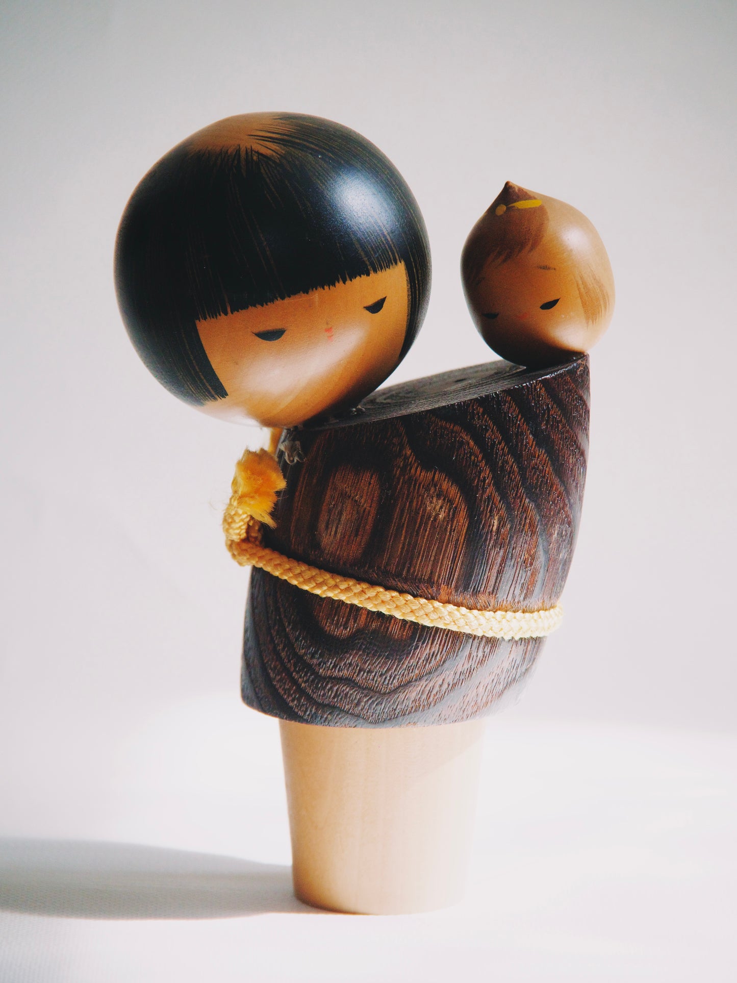 Poupée Kokeshi Artisanale en Bois – Mère et Enfant