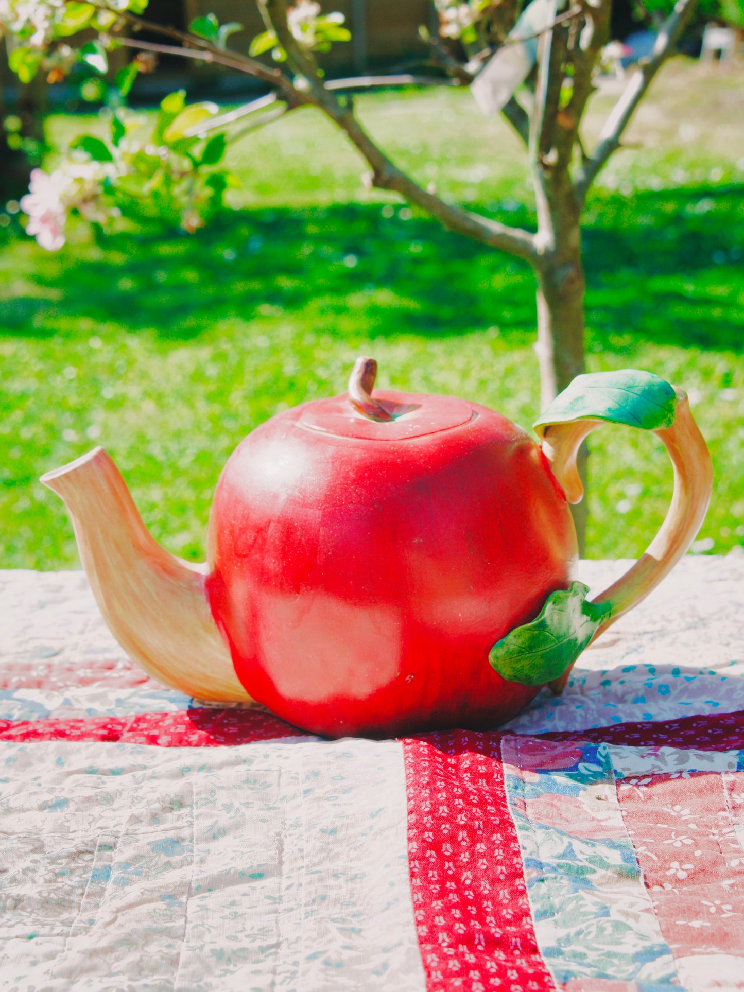 Théière Pomme en barbotine