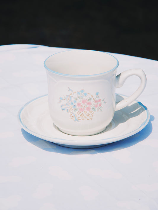 Duo Tasse et Soucoupe vintage en grès / céramique – Motif corbeille de fleurs pastel