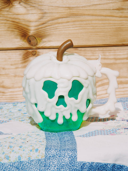 Chope / Mug Collector Pomme Empoisonnée Blanche-Neige Disney — Vert Translucide & Poison Blanc (Halloween / Parks Disney)