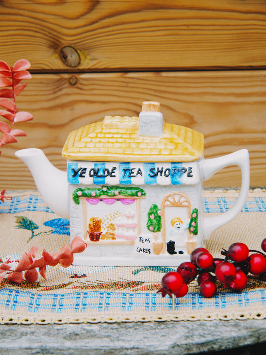 Théière Vintage Anglaise "Ye Olde Tea Shoppe" – Céramique Peinte à la Main