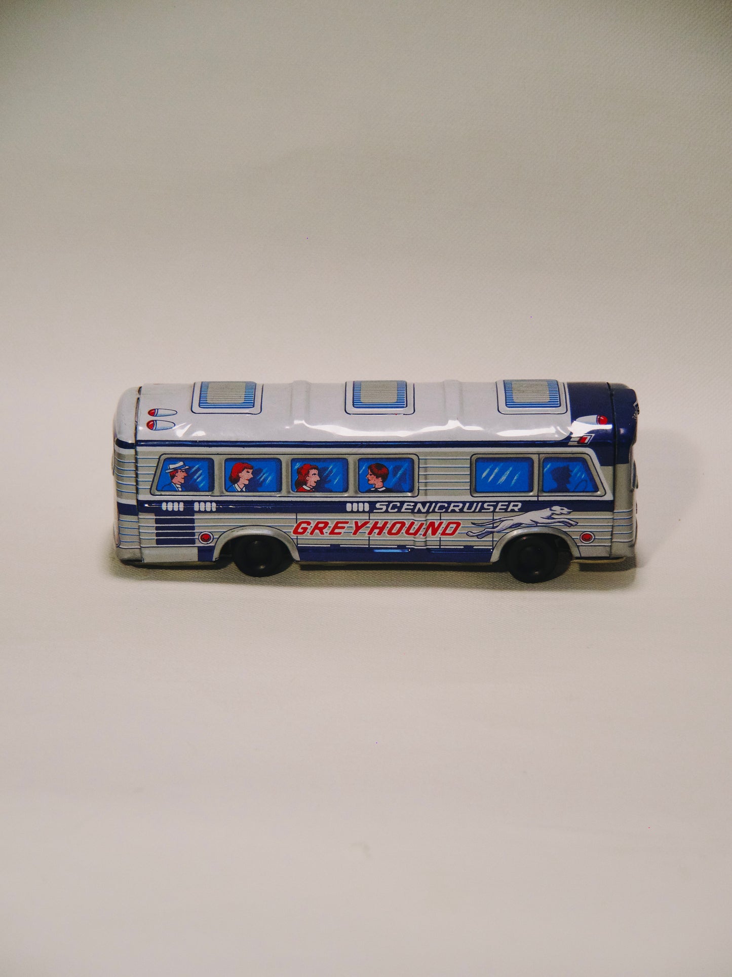 Bus en métal Greyhound made in Japan
