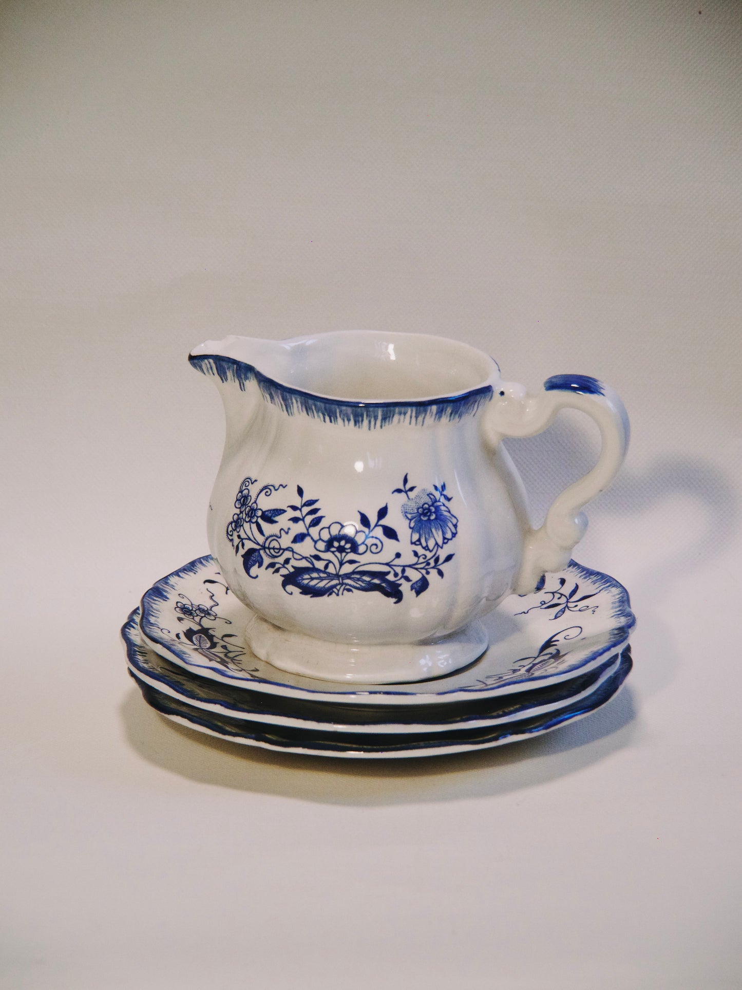 Pot à lait et assiettes à dessert Villeroy & Boch - Collection Lancaster