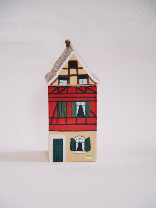 boite en porcelaine, maison d'Alsace