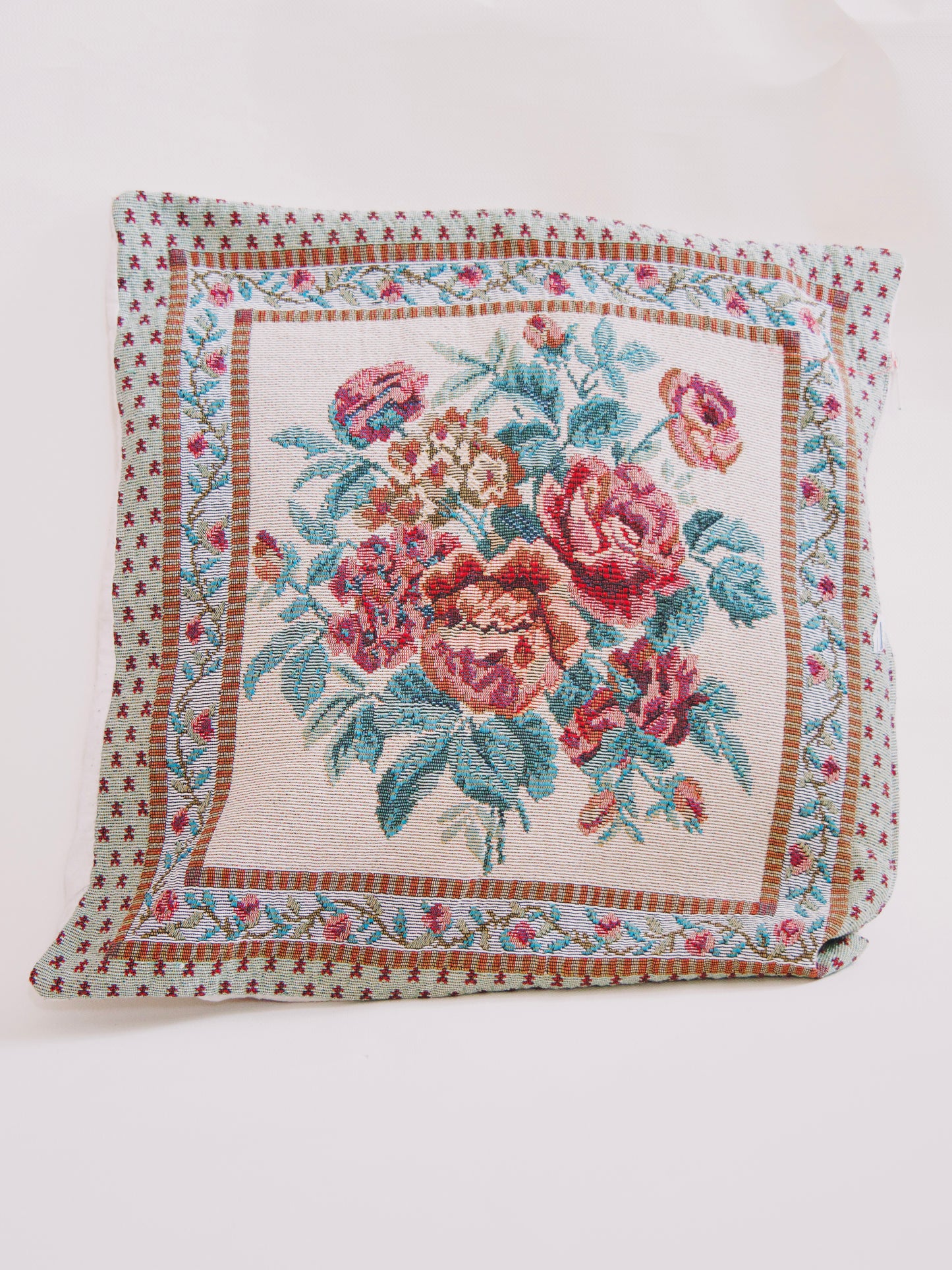 Coussin tapisserie floral