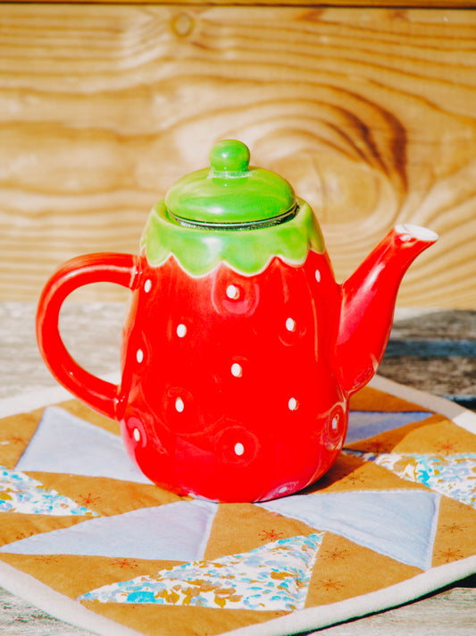 Théière Céramique "Fraise Gourmande" - Édition Kawaii Japonaise
