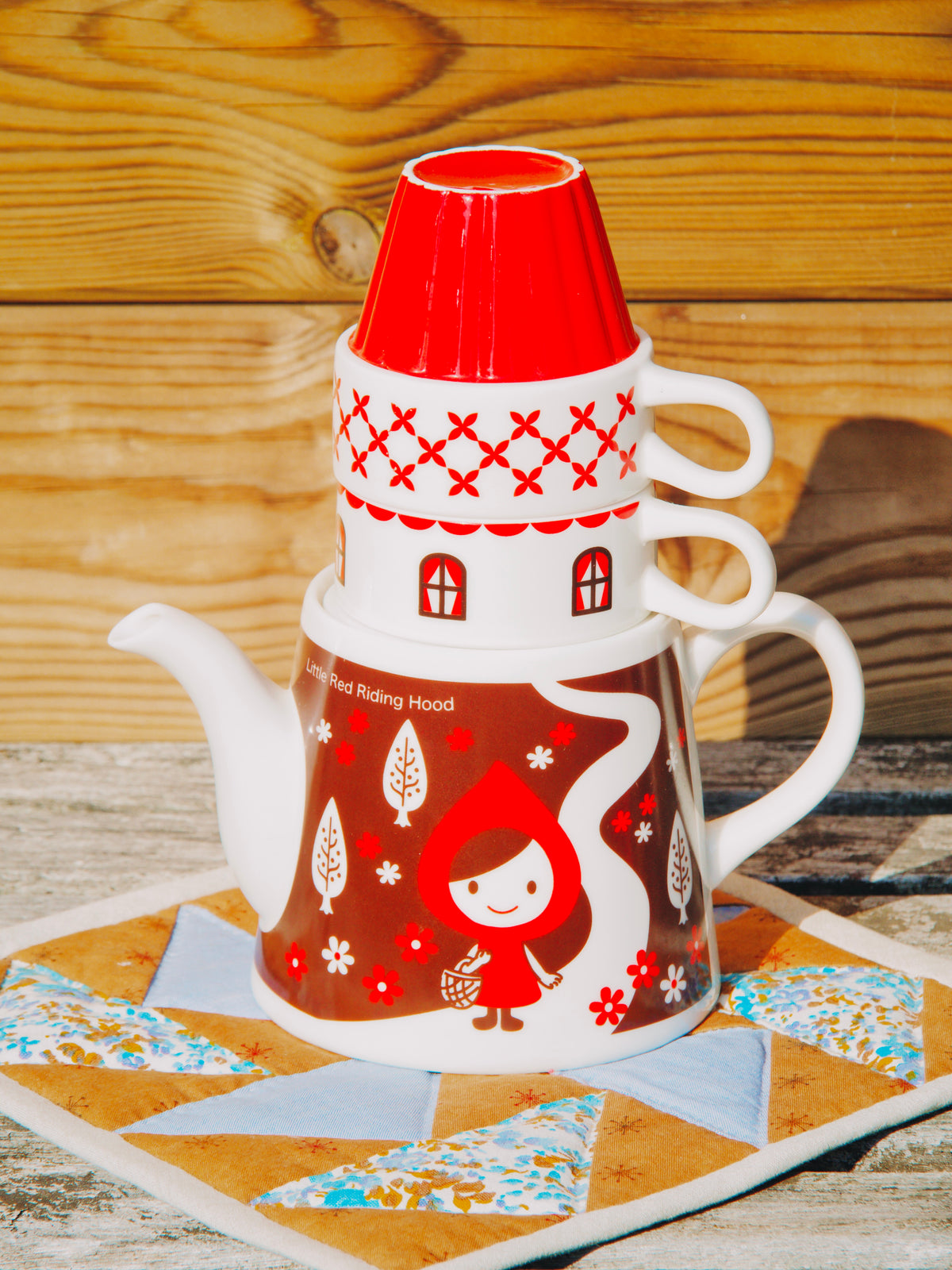 Théière Petit Chaperon Rouge avec 2 tasses
