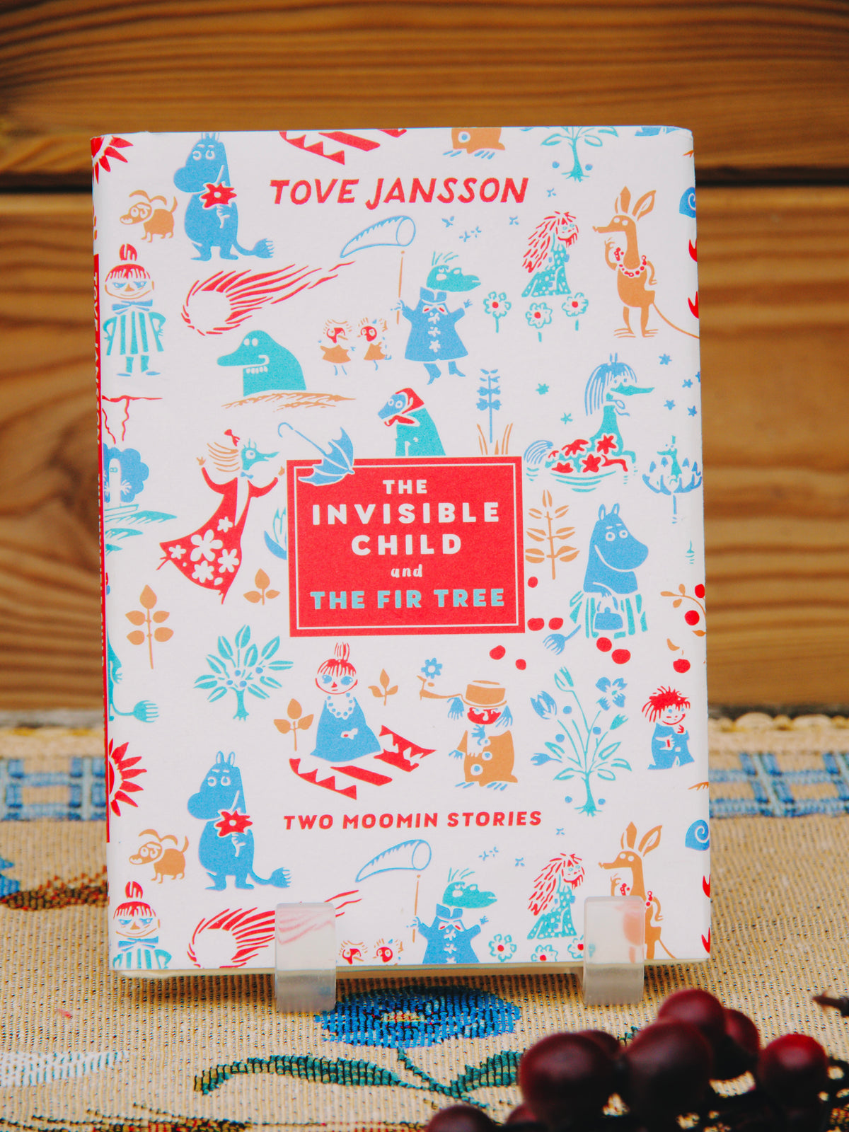 Livre Illustré "The Invisible Child and The Fir Tree" – Tove Jansson – Histoires des Moomins - en anglais