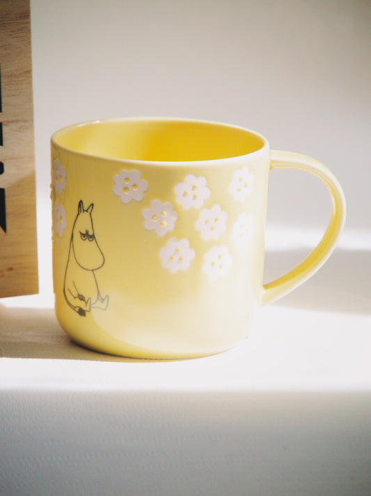 Coffret Mug Moomin – Édition Fleurs Pastel & Boîte en Bois Gravée
