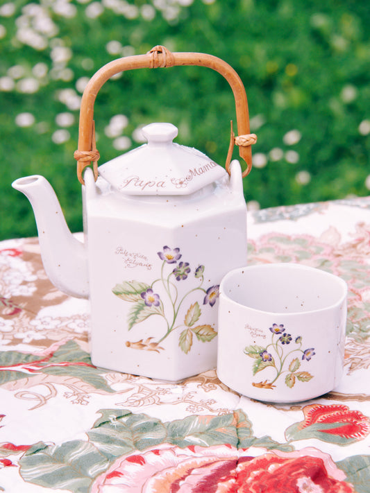 Théière vintage et tasse en grès