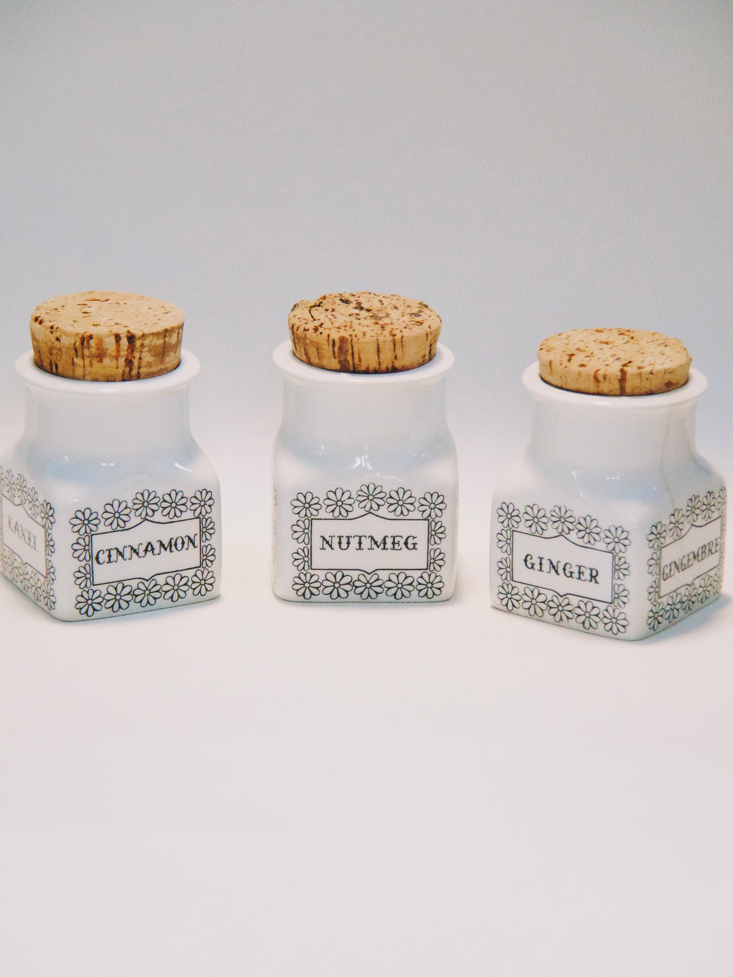 Trio de pots à épices britanniques