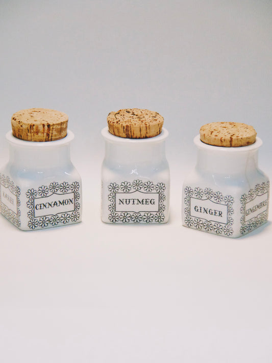 Trio de pots à épices britanniques